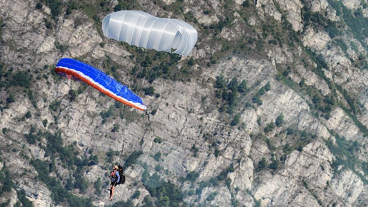 Orangefarbenes Kreuz