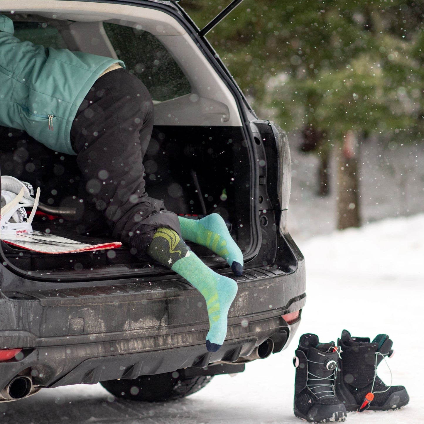 Women's Aurora Over-The-Calf Lightweight Ski & Snowboard Sock