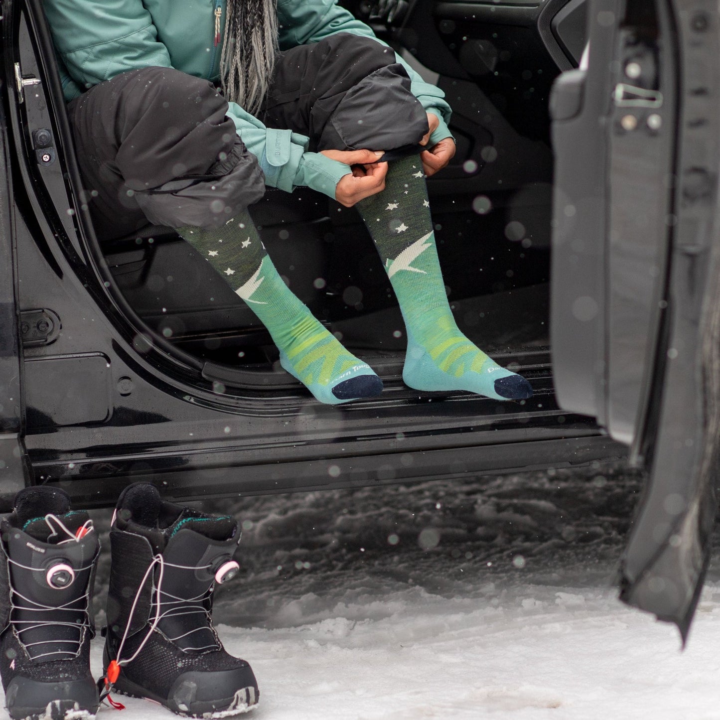 Women's Aurora Over-The-Calf Lightweight Ski & Snowboard Sock